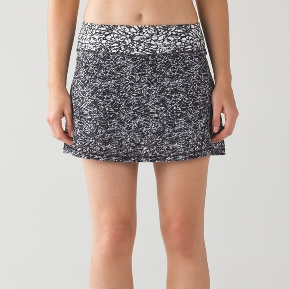 Lululemon Circuit Breaker Skirt Iced Wave White Black Ice Breaker Black Size 12 - Picture 2 of 9